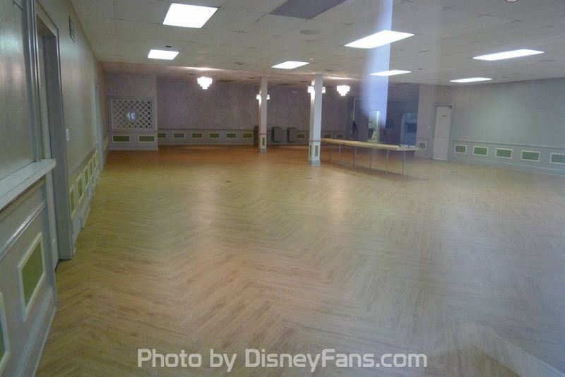 File:RestroomsPalaceTheater2016.jpg